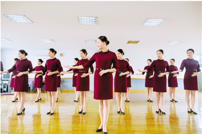 浙江育英空乘學子閃耀烏鎮峰會 30名志愿者助力會議與展覽服務